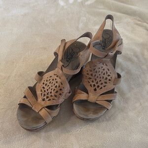 Umberto Raffini Tan Cut-Out Sandals